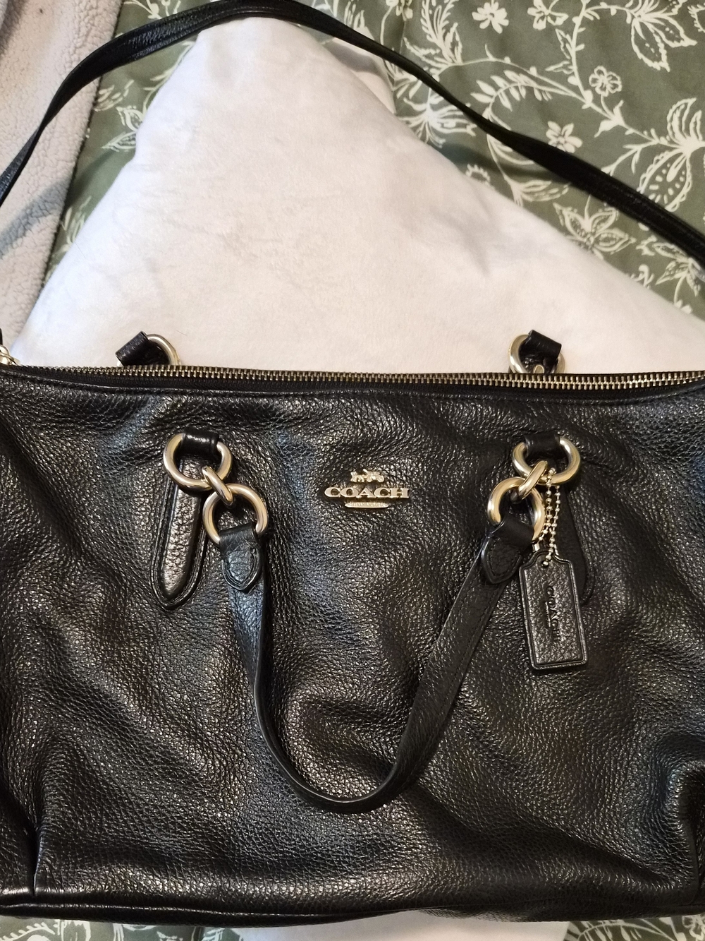 COACH Black Leather Shoulder Bag with Gold Hardware